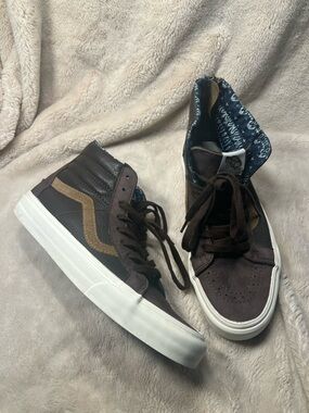 Vans Sk8-Hi Zip California in a Coffee Bean Mens 9.5 or women’s 11
